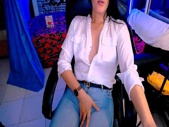 Live sex webcam photo for Sashabreck #287860081