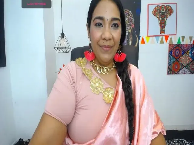 Live sex webcam photo for IndianMama #258743625