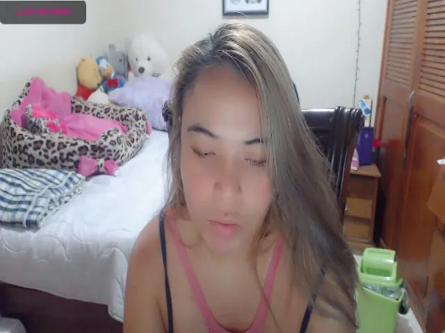 Live sex webcam photo for Meganhill_ #265153106