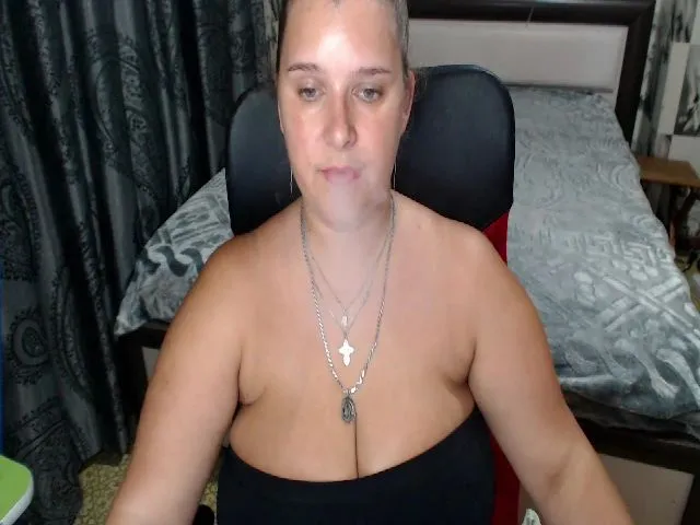Live sex webcam photo for Boobylana #256395324