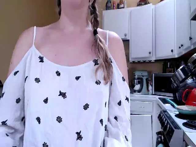 Live sex webcam photo for WildflowerEm #252892977