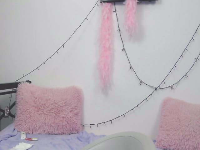 Live sex webcam photo for Jessie_Thomas #260588761