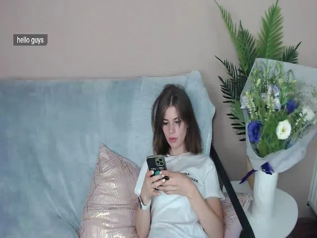 Live sex webcam photo for MeliSi #252619559