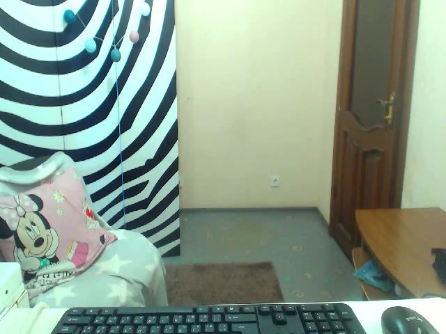 Live sex webcam photo for HeartGirl #260446952