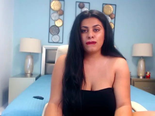 Live sex webcam photo for HeidiCutie #255268396