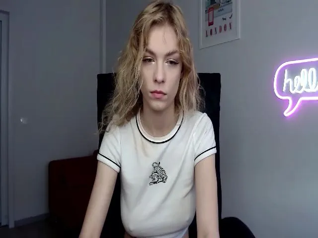 Live sex webcam photo for VanillaJenny #252691243