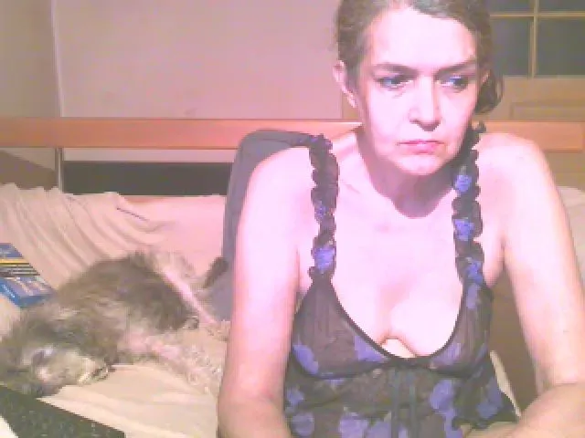 Live sex webcam photo for Lili_Mari69 #252638301