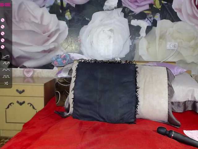 Live sex webcam photo for -Karolina555- #241205796