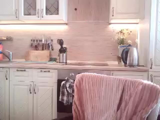 Live sex webcam photo for JaneGrey111 #254848236