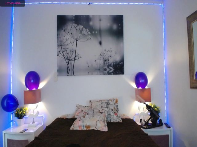 Live sex webcam photo for NicolSaenz #262765185