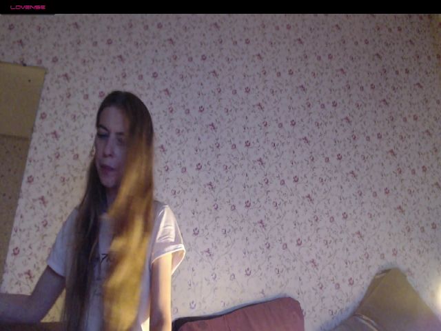 Live sex webcam photo for Miss_123_ #262146288