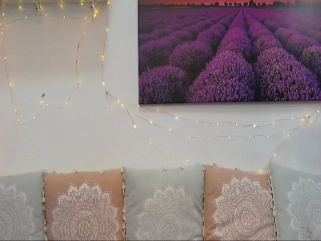 Live sex webcam photo for MaraW #256989962