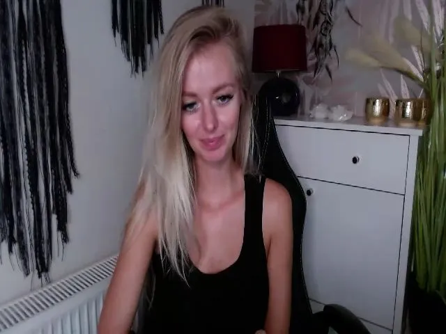 Live sex webcam photo for Time4VALERIE #264373846