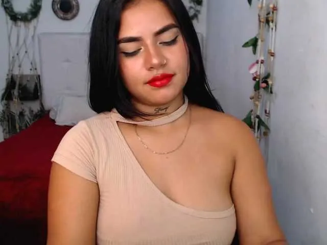 Live sex webcam photo for Camilacolombi #250515582
