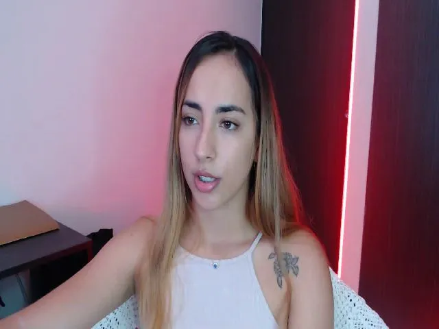Live sex webcam photo for April_dew #260078771
