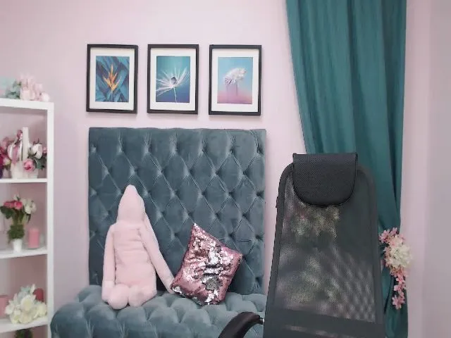 Live sex webcam photo for amyjune01 #259791583
