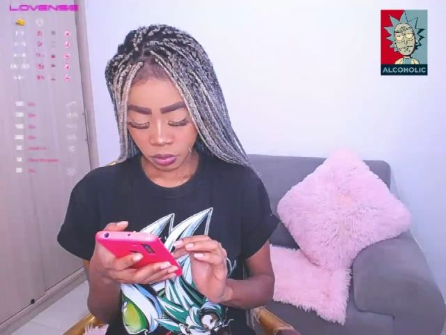 Live sex webcam photo for Aria_brown_ #253470530