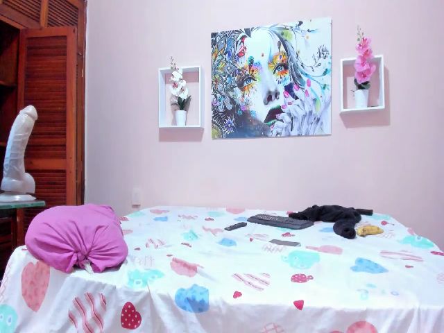 Live sex webcam photo for ZOE_CAT #253414588