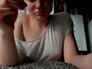 Live sex webcam photo for Kura- #240694239