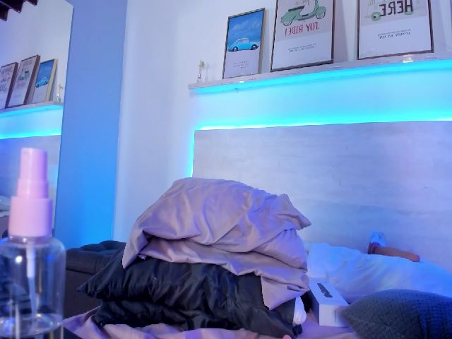 Live sex webcam photo for Sophia_Ferrer #255782641