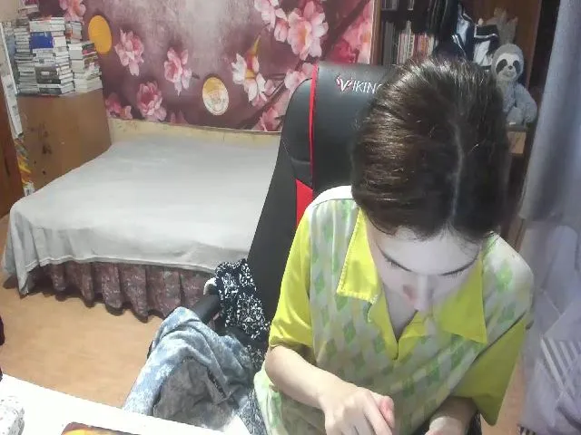 Live sex webcam photo for Silvercaramel #262988681