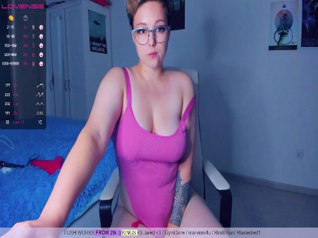 Live sex webcam photo for EllenRipley18 #265492911