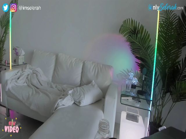 Live sex webcam photo for Selerah #262353595