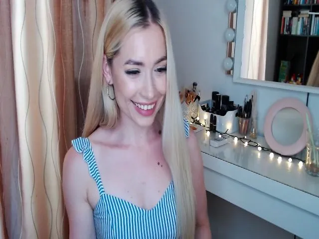 Live sex webcam photo for JustThea #253767479