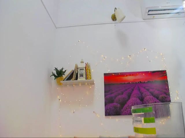 Live sex webcam photo for MaraW #264402858