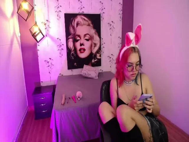 Live sex webcam photo for Spaaarkie #253458018