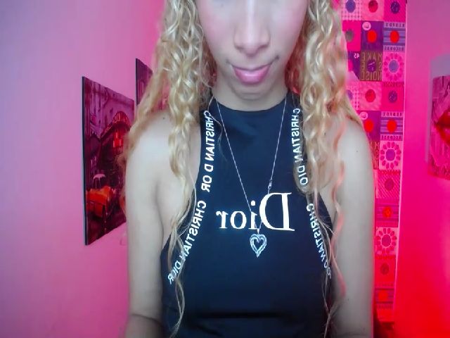 Live sex webcam photo for Kendra_axl10 #263722762