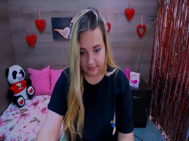 Live sex webcam photo for Cheryl_Sky #263660457