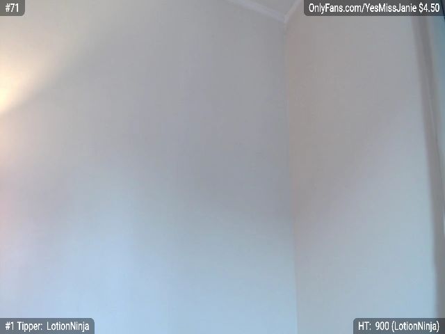 Live sex webcam photo for MissJanieee #253265930