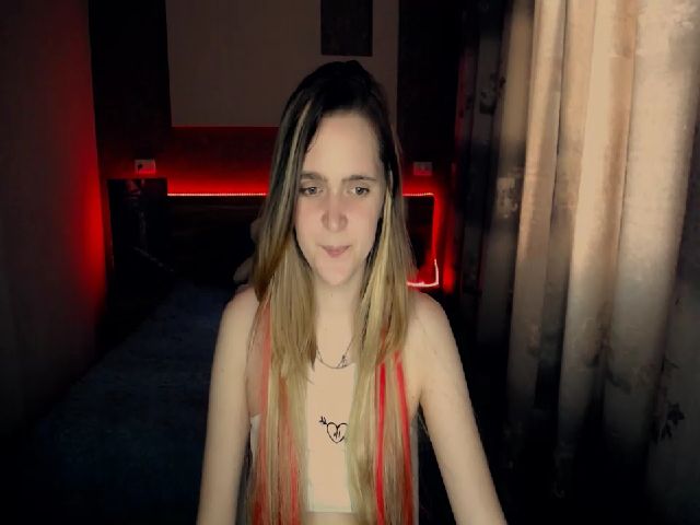 Live sex webcam photo for Ella_Hudson #253004576