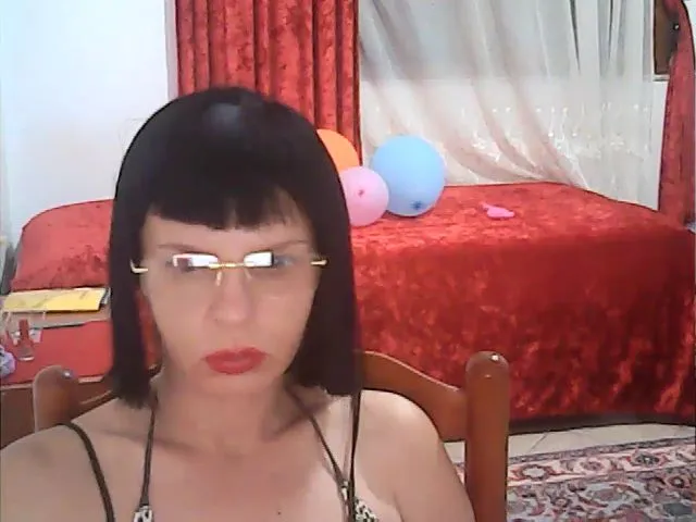 Live sex webcam photo for araartist #265236937