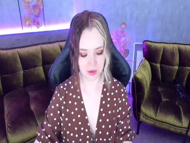 Live sex webcam photo for Helen_Mayer #256423156