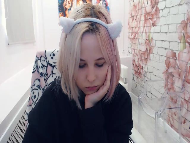 Live sex webcam photo for Helokit #258560137