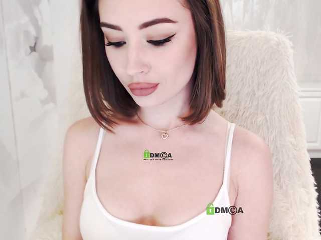 Live sex webcam photo for AnnaDaisy1 #242950315