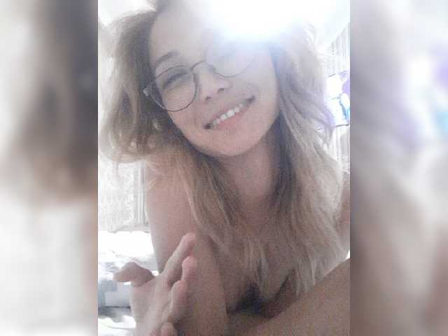 Live sex webcam photo for LiliToli1 #287998118