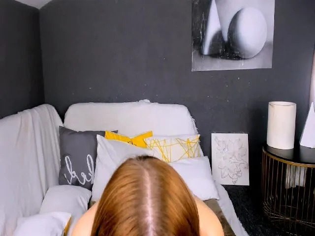 Live sex webcam photo for JuicyHelenX #265569910