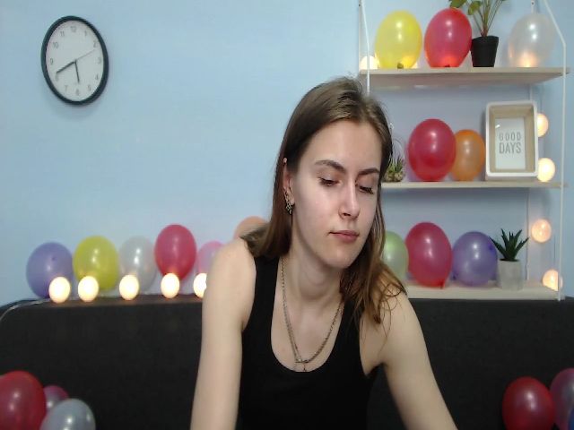 Live sex webcam photo for MollyTravis #252968377