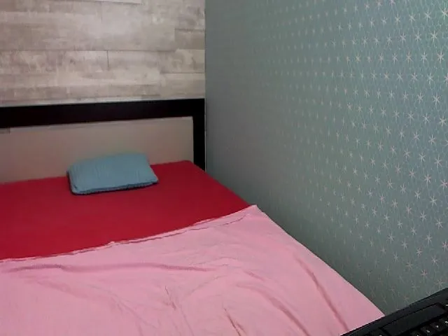 Live sex webcam photo for HugeBoobsErin #264713132