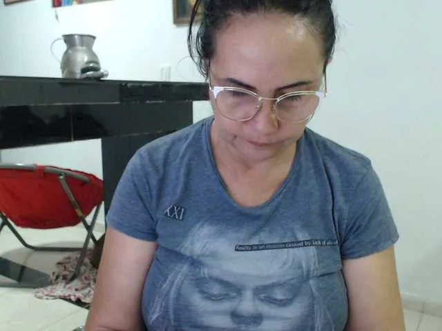 Live sex webcam photo for LATINAANALx #241170393