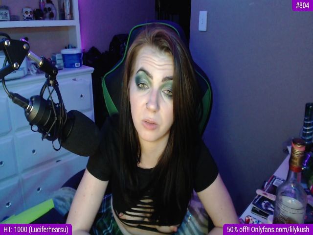 Live sex webcam photo for LilyKush #254101163