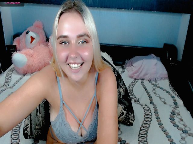Live sex webcam photo for LindaRichXX #260619873