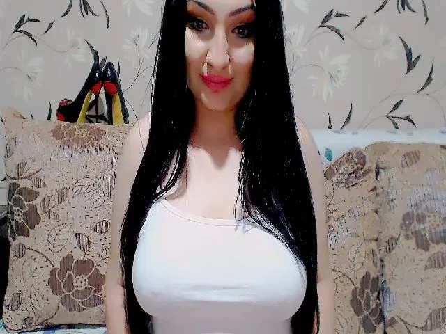 Live sex webcam photo for Cindystar5 #252350060