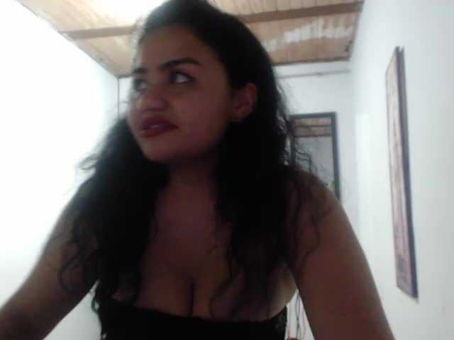 Live sex webcam photo for Gireth-latina #240954057