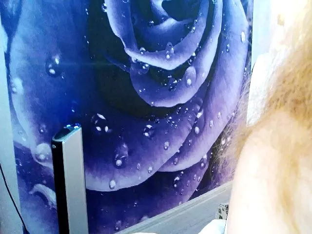 Live sex webcam photo for Ladybigsmile #254406020