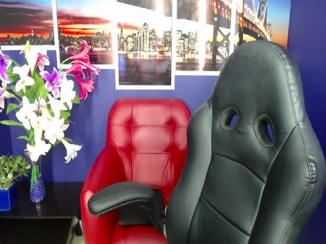 Live sex webcam photo for Infernalsexx #265131542
