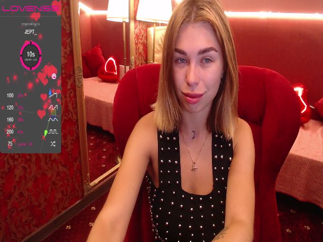 Live sex webcam photo for MeowGirll #254033390